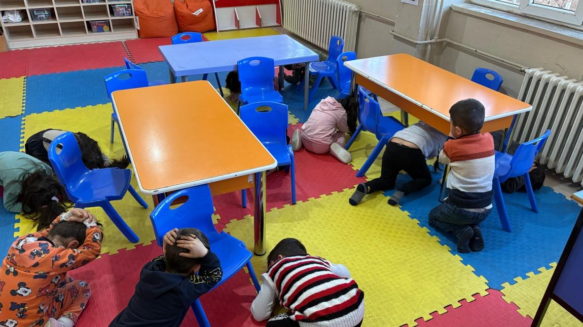 Deprem Tatbikatı Yapıldı
